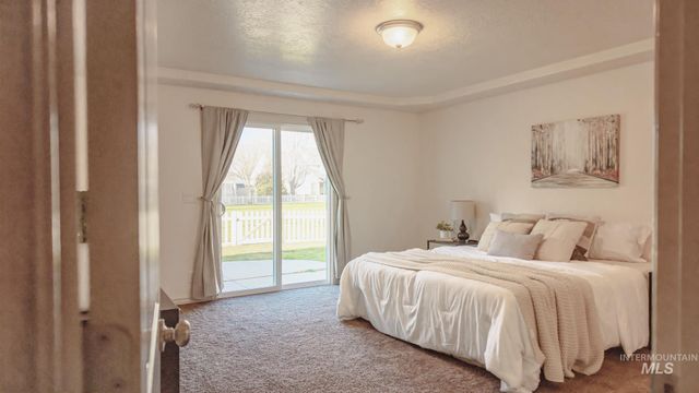 334 E Burney Glen Dr, Meridian, ID 83646