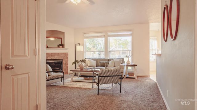 334 E Burney Glen Dr, Meridian, ID 83646