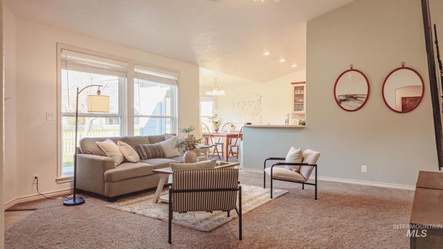 334 E Burney Glen Dr, Meridian, ID 83646