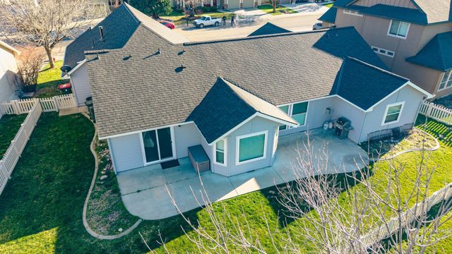 334 E Burney Glen Dr, Meridian, ID 83646