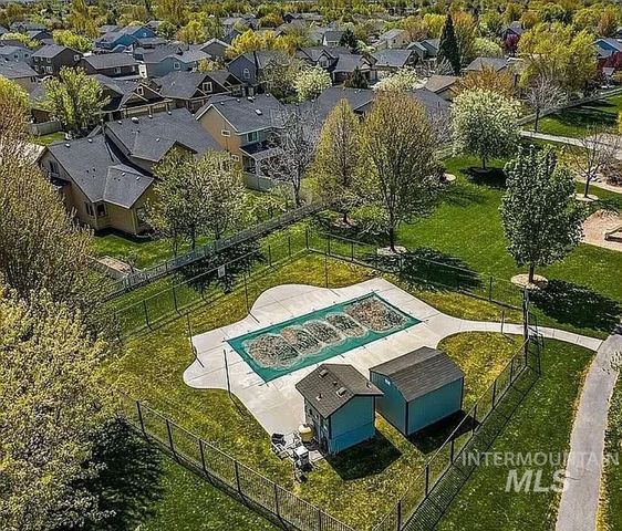 334 E Burney Glen Dr, Meridian, ID 83646