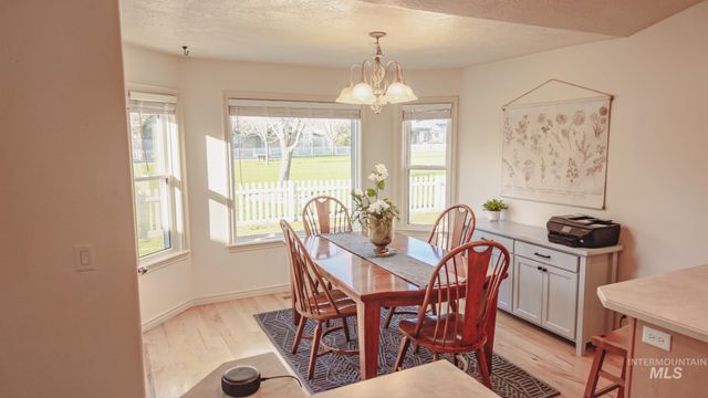 334 E Burney Glen Dr, Meridian, ID 83646