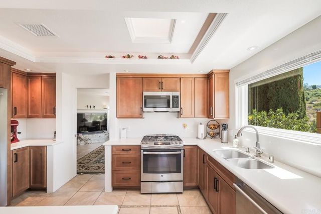 2668 Sugarpine Ln, Fallbrook, CA 92028