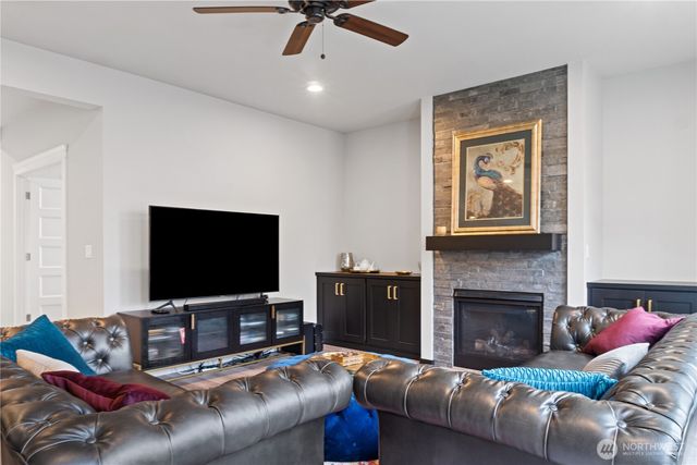 7401 174th St Ct E, Puyallup, WA 98375