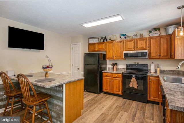 26 HIGHLAND CT, Reinholds, PA 17569