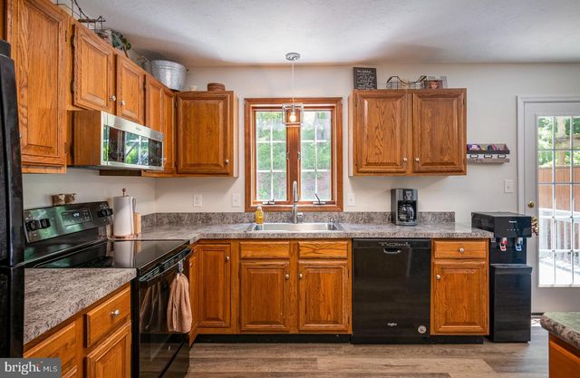 26 HIGHLAND CT, Reinholds, PA 17569