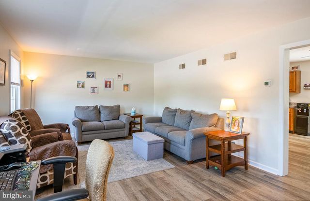 26 HIGHLAND CT, Reinholds, PA 17569