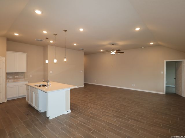 121 Greeley Drive, Floresville, TX 78114