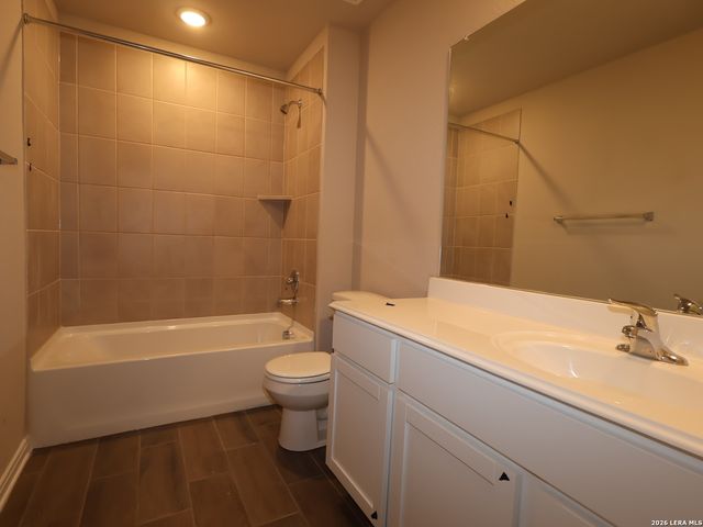 121 Greeley Drive, Floresville, TX 78114