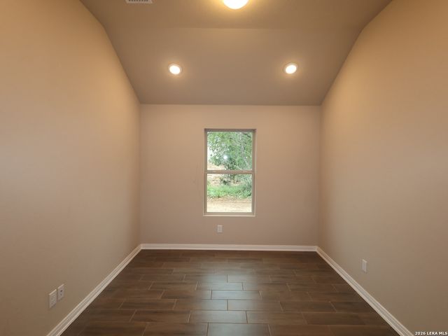 121 Greeley Drive, Floresville, TX 78114