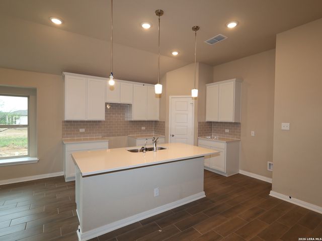 121 Greeley Drive, Floresville, TX 78114