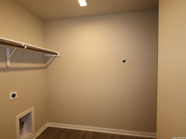 121 Greeley Drive, Floresville, TX 78114
