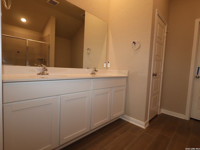 121 Greeley Drive, Floresville, TX 78114