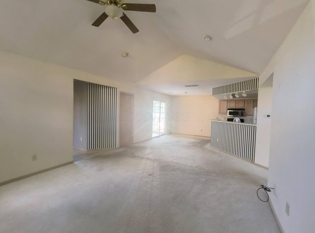 3577 Hunters Crossing Drive, Grove City, OH 43123