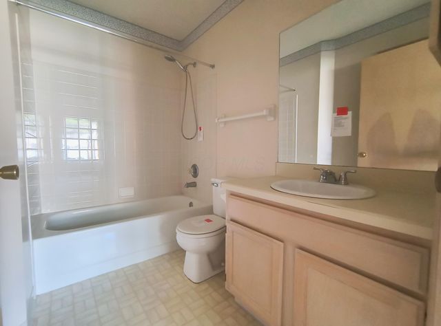 3577 Hunters Crossing Drive, Grove City, OH 43123