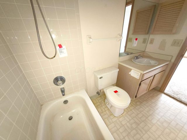 3577 Hunters Crossing Drive, Grove City, OH 43123