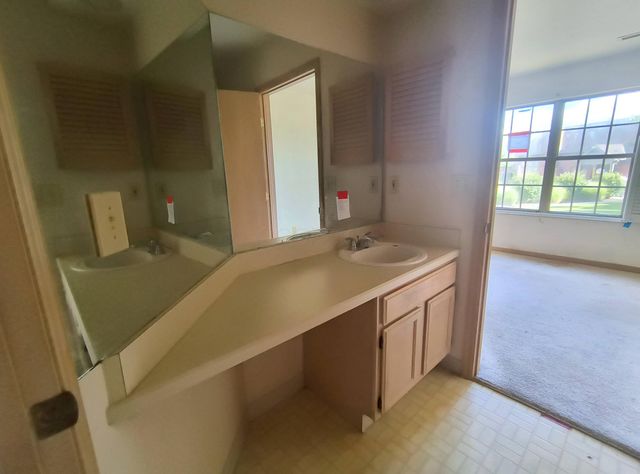 3577 Hunters Crossing Drive, Grove City, OH 43123
