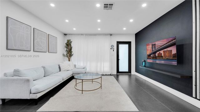 603 N 32nd Ave, Hollywood, FL 33021