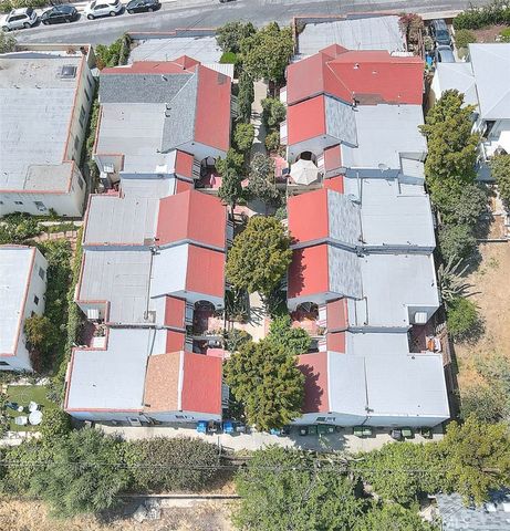 1752 1746 Lucretia Avenue, Los Angeles, CA 90026