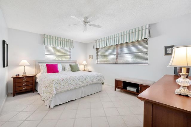7787 Golf Circle Drive 312, Margate, FL 33063
