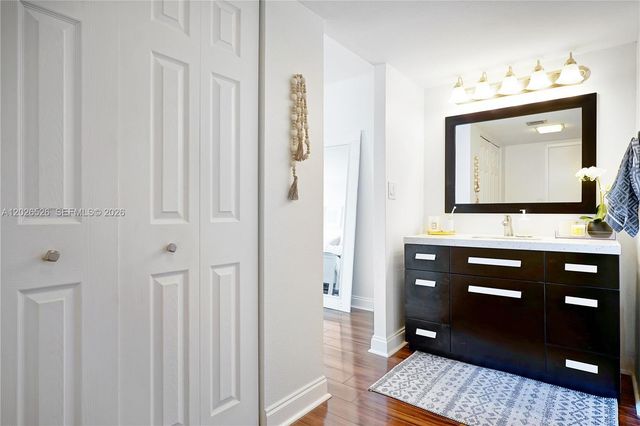 3625 N Country Club Dr 2610, Aventura, FL 33180