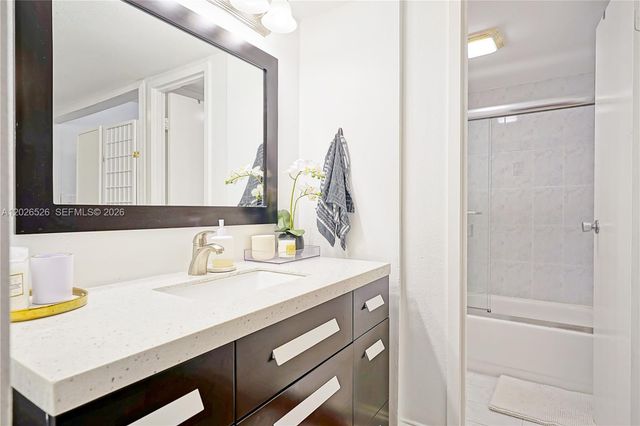 3625 N Country Club Dr 2610, Aventura, FL 33180