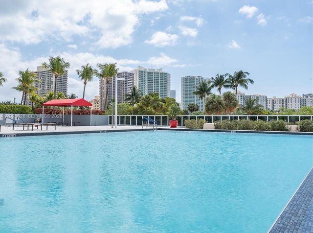 3625 N Country Club Dr 2610, Aventura, FL 33180