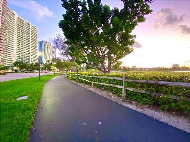 3625 N Country Club Dr 2610, Aventura, FL 33180