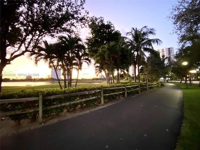 3625 N Country Club Dr 2610, Aventura, FL 33180
