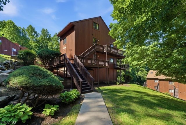 4 Telemark Dr 2, Vernon Twp., NJ 07462