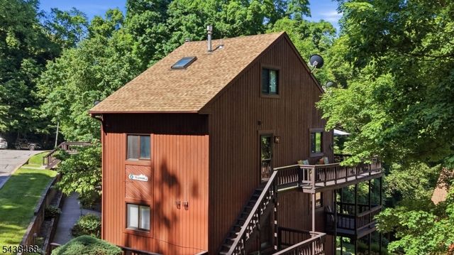 4 Telemark Dr 2, Vernon Twp., NJ 07462