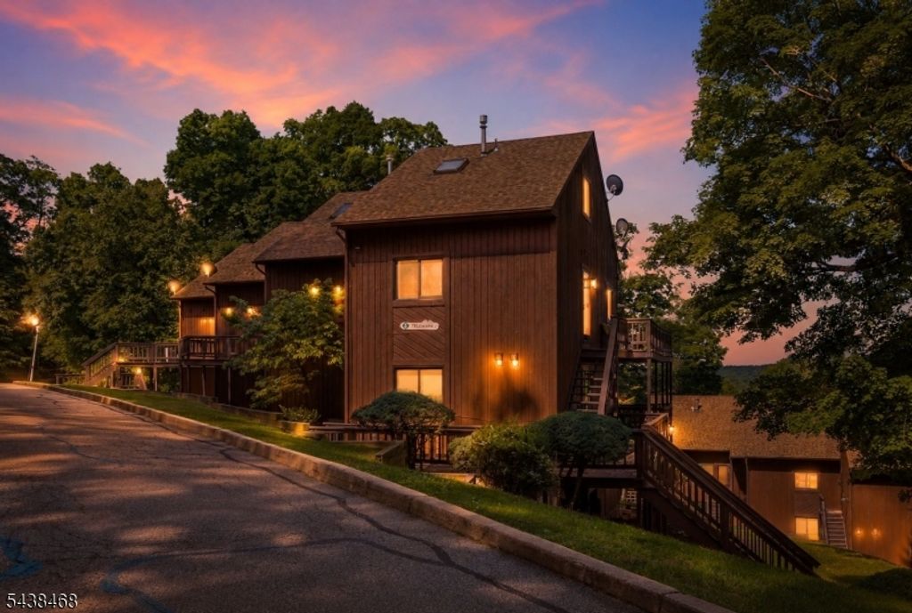4 Telemark Dr 2, Vernon Twp., NJ 07462