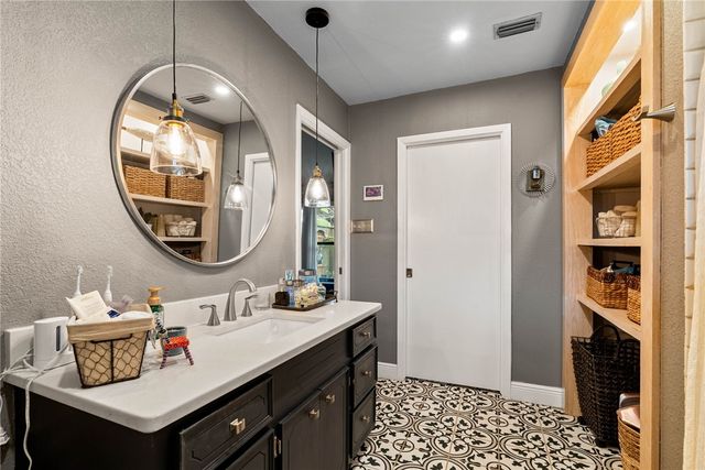 6626 Pharaoh Dr, Corpus Christi, TX 78412