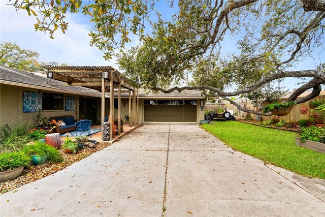 6626 Pharaoh Dr, Corpus Christi, TX 78412