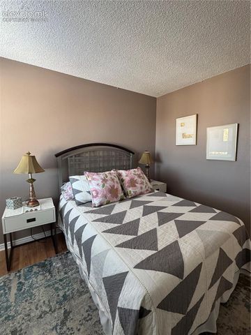 814 Tenderfoot Hill Road 202, Colorado Springs, CO 80906