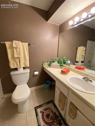 814 Tenderfoot Hill Road 202, Colorado Springs, CO 80906