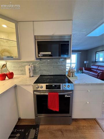 814 Tenderfoot Hill Road 202, Colorado Springs, CO 80906
