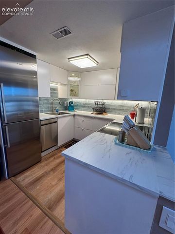 814 Tenderfoot Hill Road 202, Colorado Springs, CO 80906