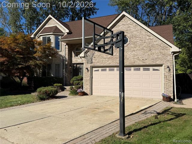 27210 Maple Wood Drive, Brownstown, MI 48174