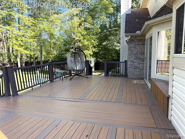 27210 Maple Wood Drive, Brownstown, MI 48174