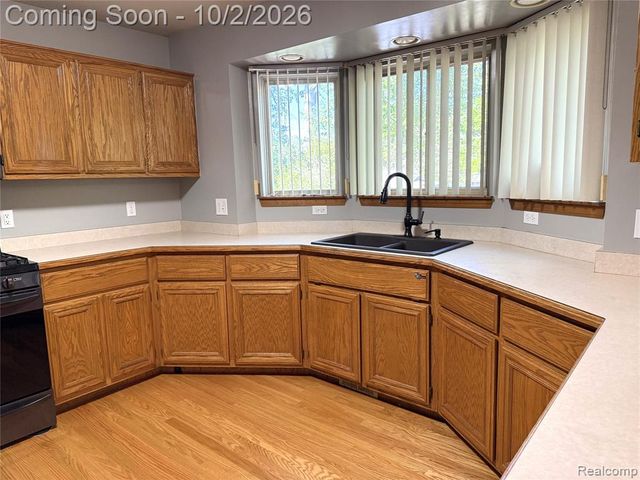 27210 Maple Wood Drive, Brownstown, MI 48174