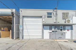 569 W 28th St, Hialeah, FL 33010