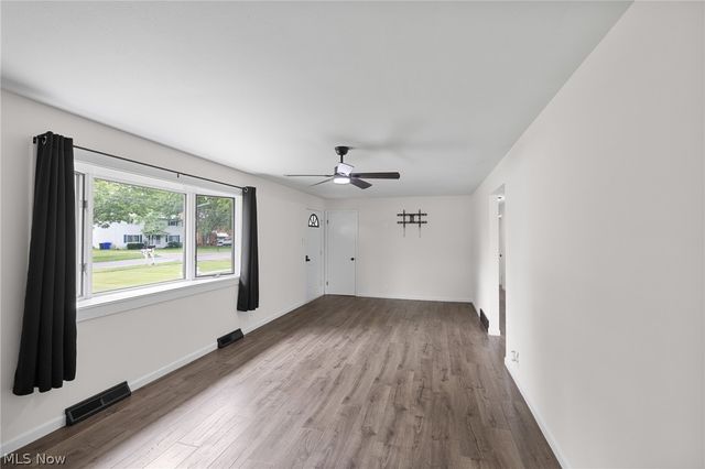 315 West Street, Lagrange, OH 44050