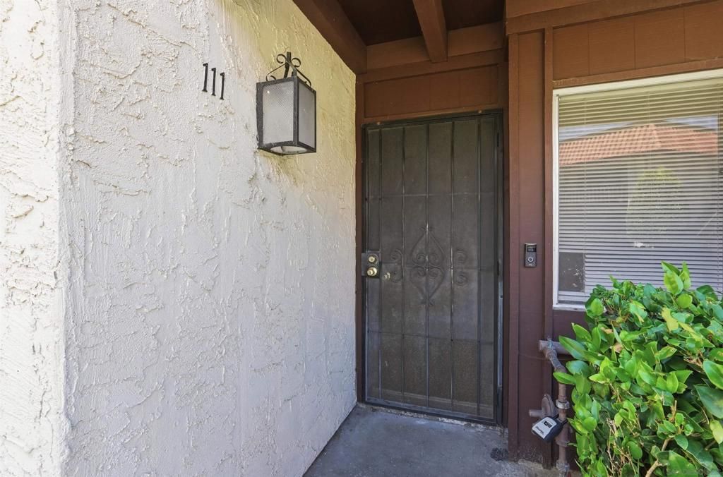 Image 15 of property listing at 6878 Navajo Rd 111, San Diego, CA 92119