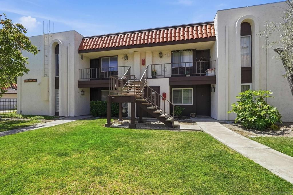 Image 16 of property listing at 6878 Navajo Rd 111, San Diego, CA 92119