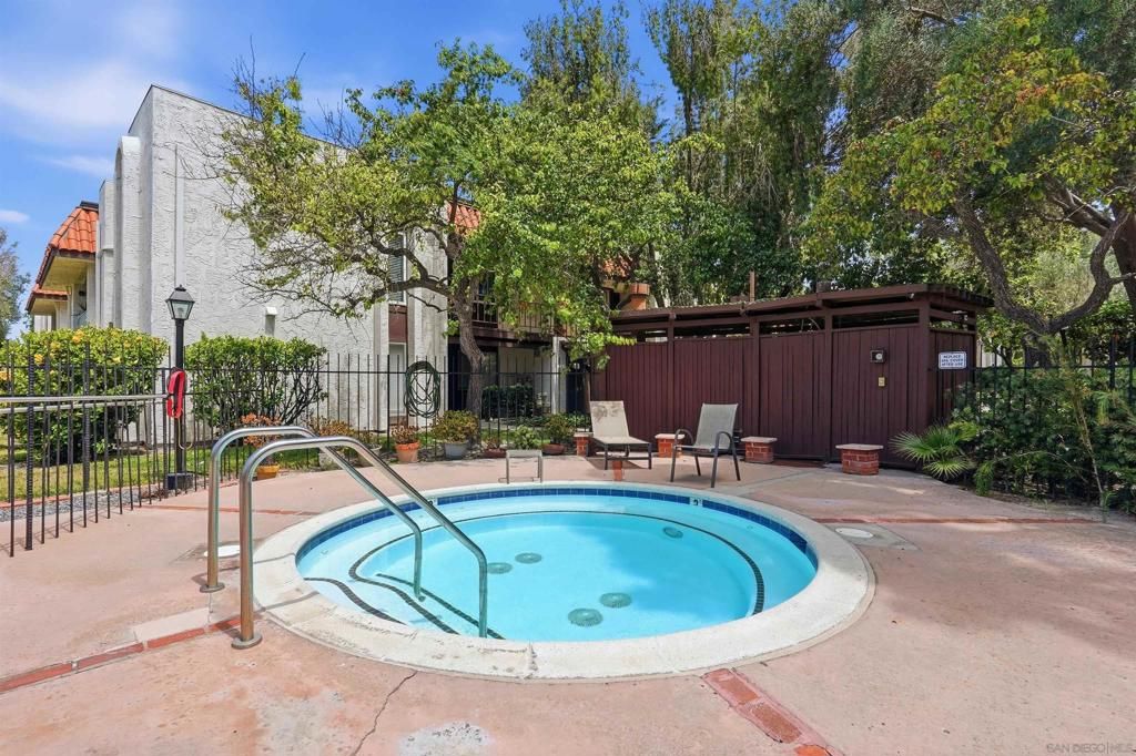 Image 22 of property listing at 6878 Navajo Rd 111, San Diego, CA 92119