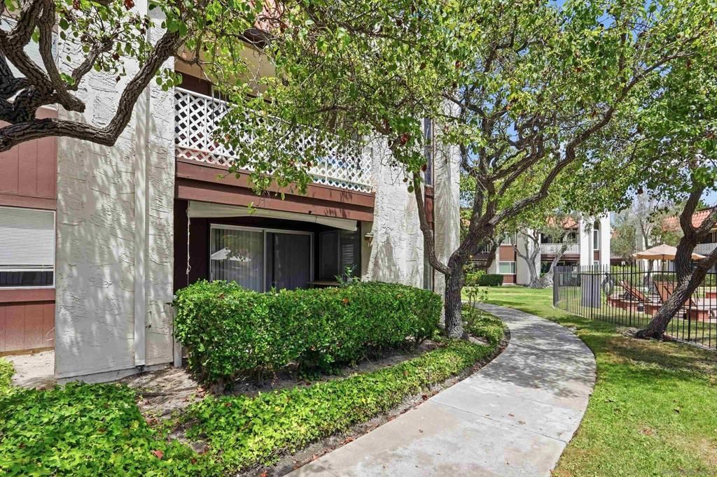 Image 23 of property listing at 6878 Navajo Rd 111, San Diego, CA 92119