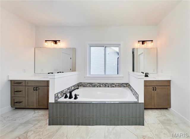 107 Wolf Den Court, Lake St Louis, MO 63367