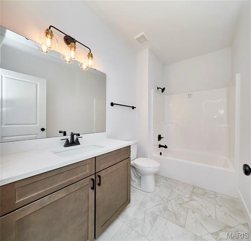107 Wolf Den Court, Lake St Louis, MO 63367