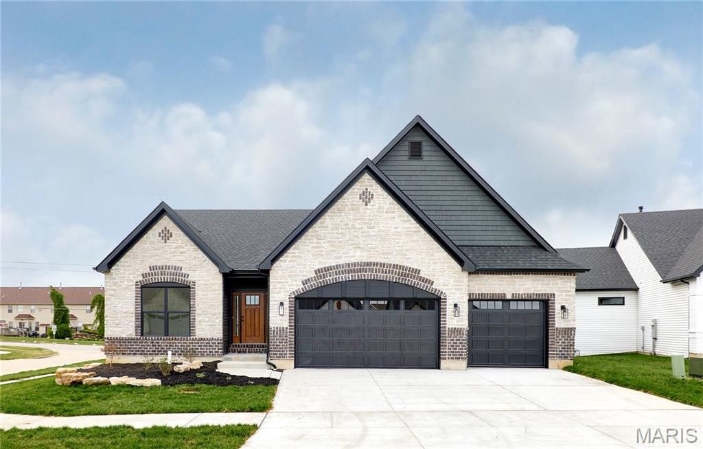 107 Wolf Den Court, Lake St Louis, MO 63367